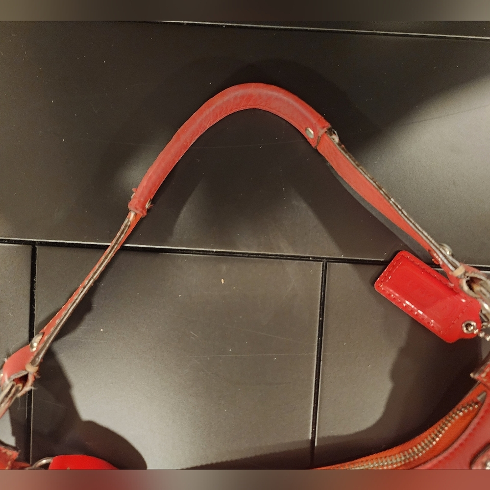 vintage Coach Ergo Hobo bag in red milled leather. - Picture 7 of 12